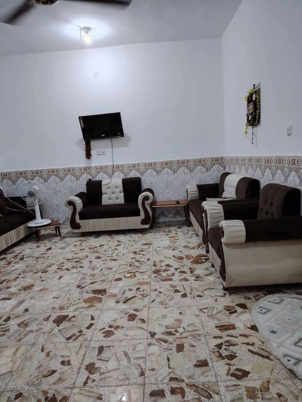 اعلان....
بيت للبيع بالدوح مساحته 220 متر  بناء على طلب صاحب البيت 

غرفتين وصاله ومطبخ وبراني وصحيات خارجيه وداخليه

مطلوب 60

التسديد الشهري 330

السعر الكلي  145 المجال
____________

تنطي لصاحب البيت 85مع المجال 

*********** 📞📞📞

*********** 📞📞📞

***********📞📞📞

♦️♦️♦️♦️♦️♦️♦️♦️

#مكتب_الساعي_للعقار 🏠🏠🏠🏠🏠

#العنوان_السماوه_سايدين_حي الشرطه
