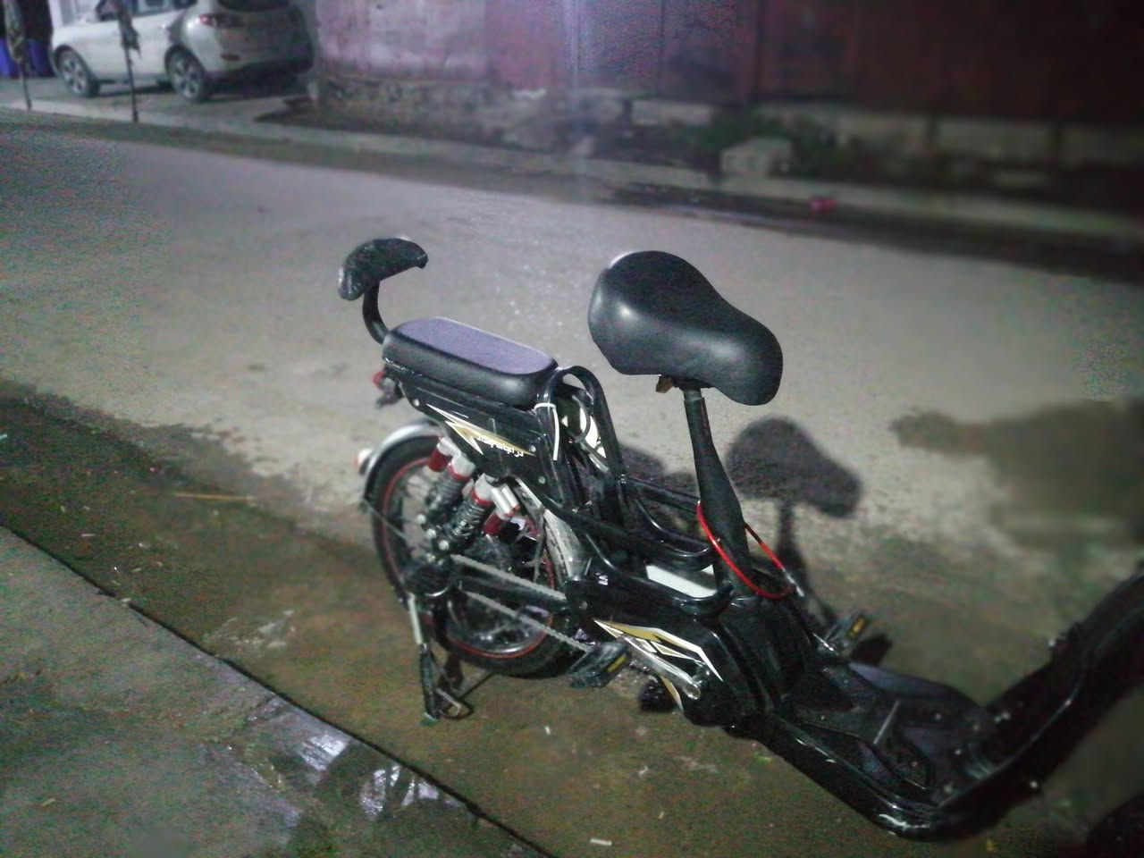 سلام عليكم دراجه شحن للبيع نضيفه مابيه اي عطل تايرات ثنياتهن جوبلس سرعته ٦٠ حقيقي وتمشيك ٢٥ إلى ٣٠ كيلو متر بل شحنه الاوله والبطاريات جدد الله شاهد
قيم سعر بما يرضي الله واذا عجبني سعر ابيع

مكاني بغداد الدوره الطعمه
وهاذه رقمي ***********
