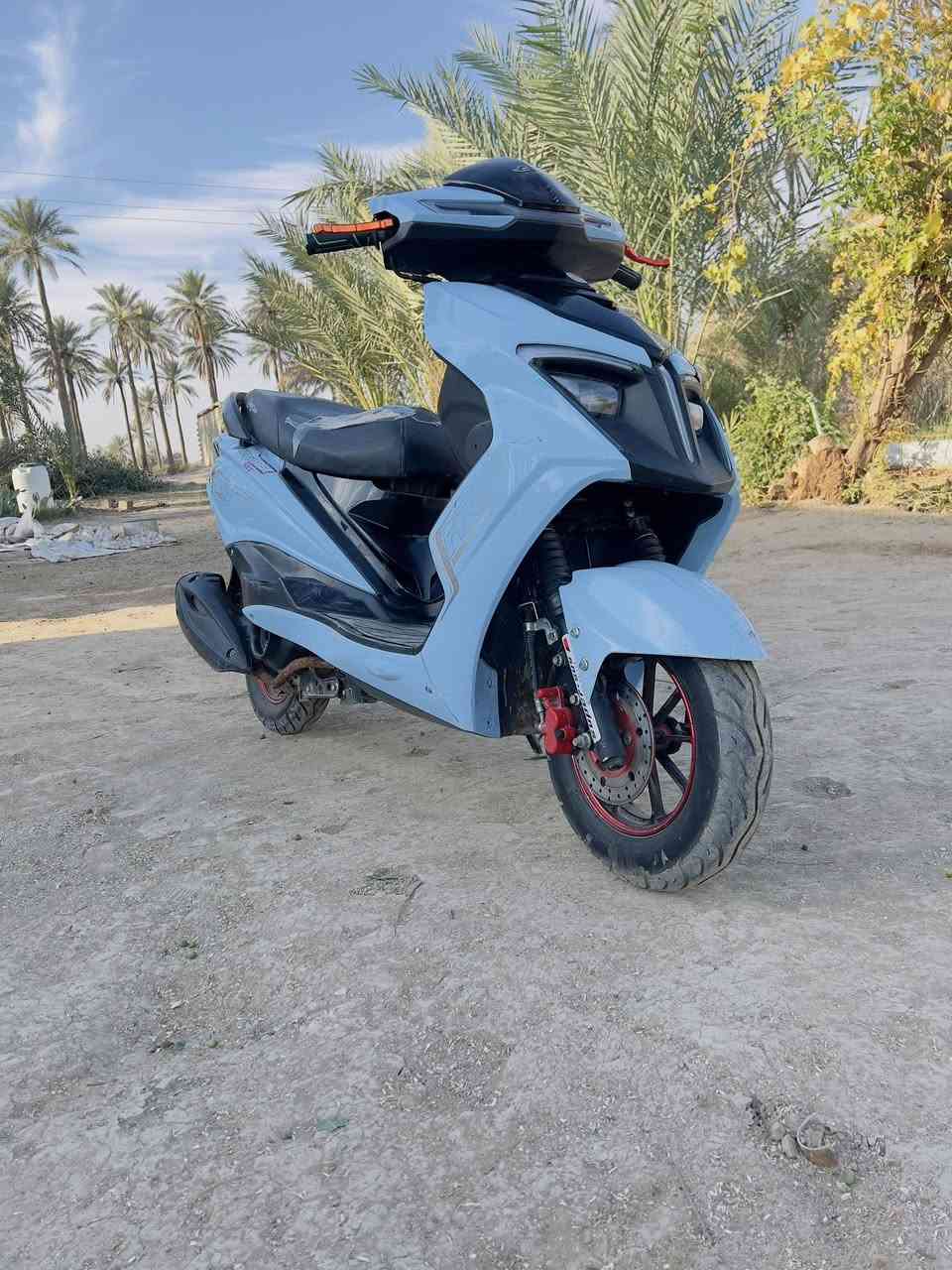 سلام عليكم شباب دراجه سكنس جبلي ياباني مو صيني زوج توابر جدد ويل رياضي كهربايات كلها شغاله لايت زنون الدراجه ما نقصها شي مال جناي للستفسار خاص او تصل ***********
