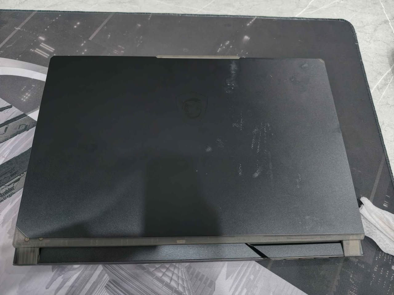 MSI CYBORG 15 A12V

CPU: i7-12650H
​RAM: 24GB 4200MHz DDR5
​Storage: 512GB NVME Samsung
​GPU: RTX 4060 8GB
​Screen: FHD 144hz IPS 15.6

خاوێنى 90%
​تێبینى: هه‌نێ په‌له‌ی پێوه‌یه له به‌شی پشته‌وەی ده‌رمانی به‌ر‌که‌وتوه‌.

​شاشه‌و پاتری و هه‌موو شتێکی به‌ شه‌رت جانتاشی له‌گه‌ڵه و شه‌حنی بیلا‌دیشی ماوه.

1_كوله‌رى لاپتۆپ RGB 2200 RPM خاوێنى 99%
​2_ده‌سکى Xbox Elite series 2 خاوێنى95%

​3_ماوسى Razer viper mini wire خاوێنى 97%
​4_هێدسێتى Logetic G935 خاوێنى 99%

هه‌مووى بۆ فرۆشتن كارتۆن و ئه‌شیایان ماوه زه‌مانى هه‌موو پارچه‌كان ئه‌كه‌م.

​سڵێمانى
​*********** السليمانية, العراق
