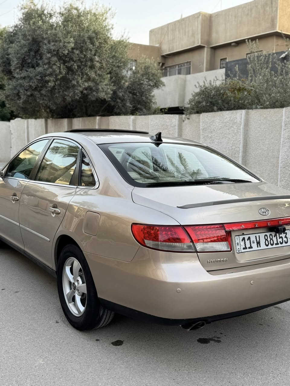 سلام عليكم هونداي ازيرا خليجي 2008 مكفوله من الحادث بيها مكانات صبغ بدول دواخل 
محرك 6 سلندر 2700 مكفول من كولشي 
سياره فول فتحه مري شفط تكم ستيرن كروز سرعه + مثبت 
كشنات جلد تخم تاير صدر كله نضيف سياره مال جناي 
ماشيه 139 الف بل 120 أدك جرس 🔔 
هزه جديده رقم دولي تحويل ثاني يوم 
مكانها بغداد سعرها  88  ***********
