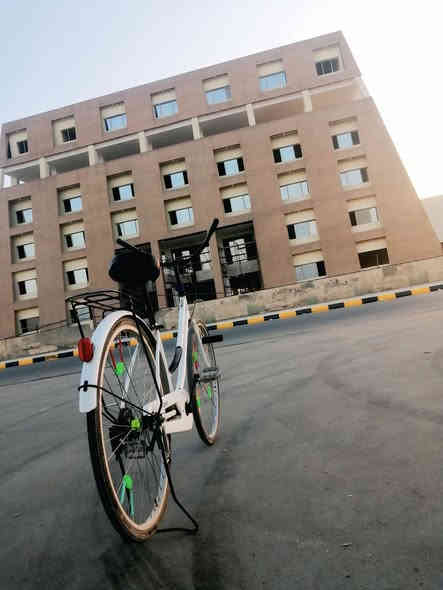 بايسكل للبيع لون ابيض مديل 2017شركه سانتوس مطلع من الحاويه صاله شهرين السعر خاص والسعر مناسب جدا الاستفسار***********واتساب
