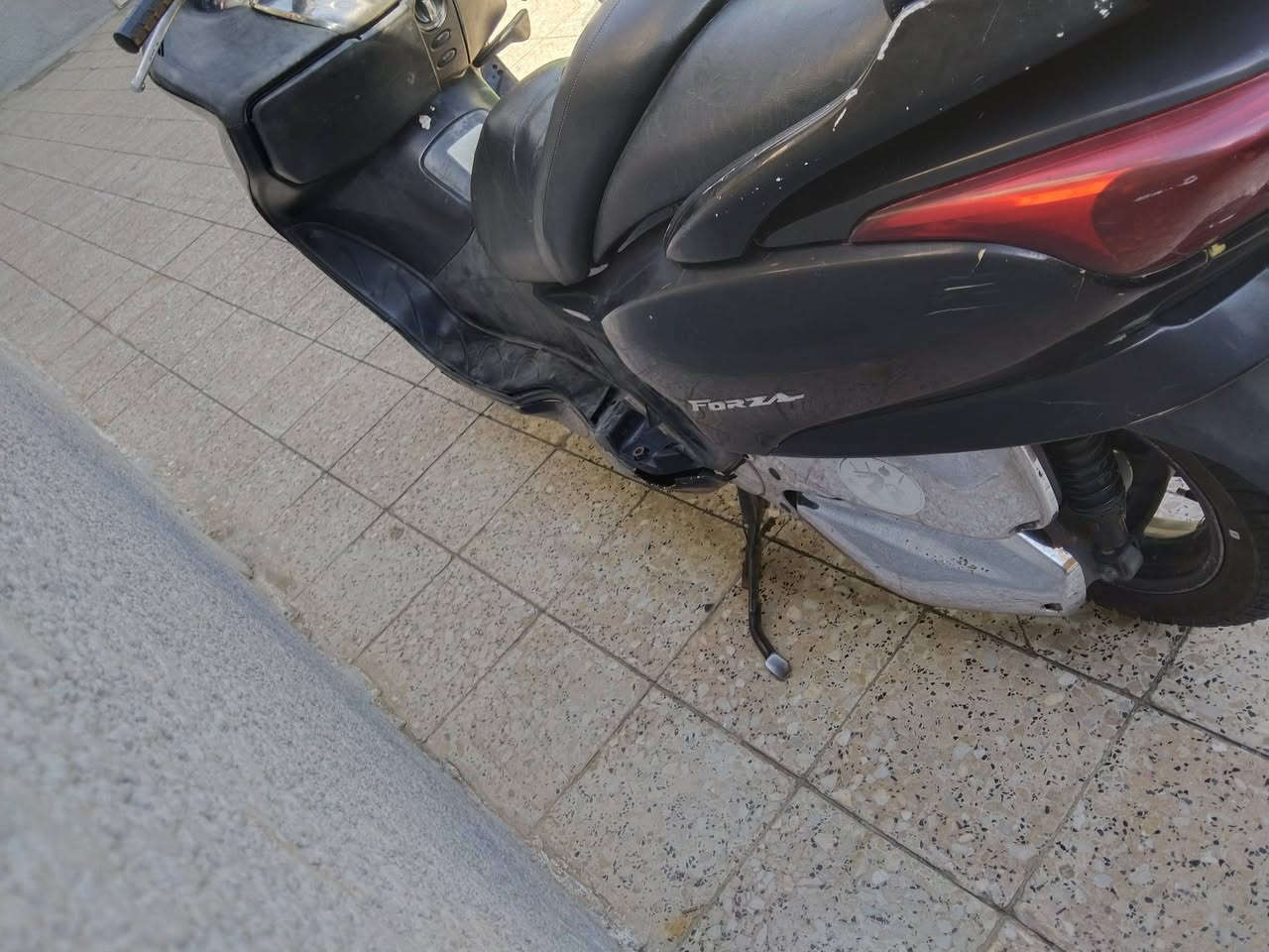 سلام عليكم 
دراجه فورزه 0.8
نقص الجيوتر شويه يخربط 
و عداد السرعة و البانزين
السعر 600 
المكان شارع فلسطين ساحت بيروت فرع مركز اريدو 
*********** الشراي يتصل
