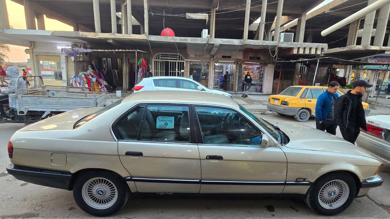 السلام عليكم بيئم 730 موديل 89 السياره كلهاا على بلاد مكفوله من اي ضربه مصبوغه عام فقط جماليه تخم تاير گير ومكينه مكفولات كهربائيات على البلاد بدون اي جطل غرفه جديده تخو ويل شعاع اصلي السياره ترايك للبصره السعر 49 وبيها مجال السياره مال جناي عنواني بغداد حي النصر ***********
