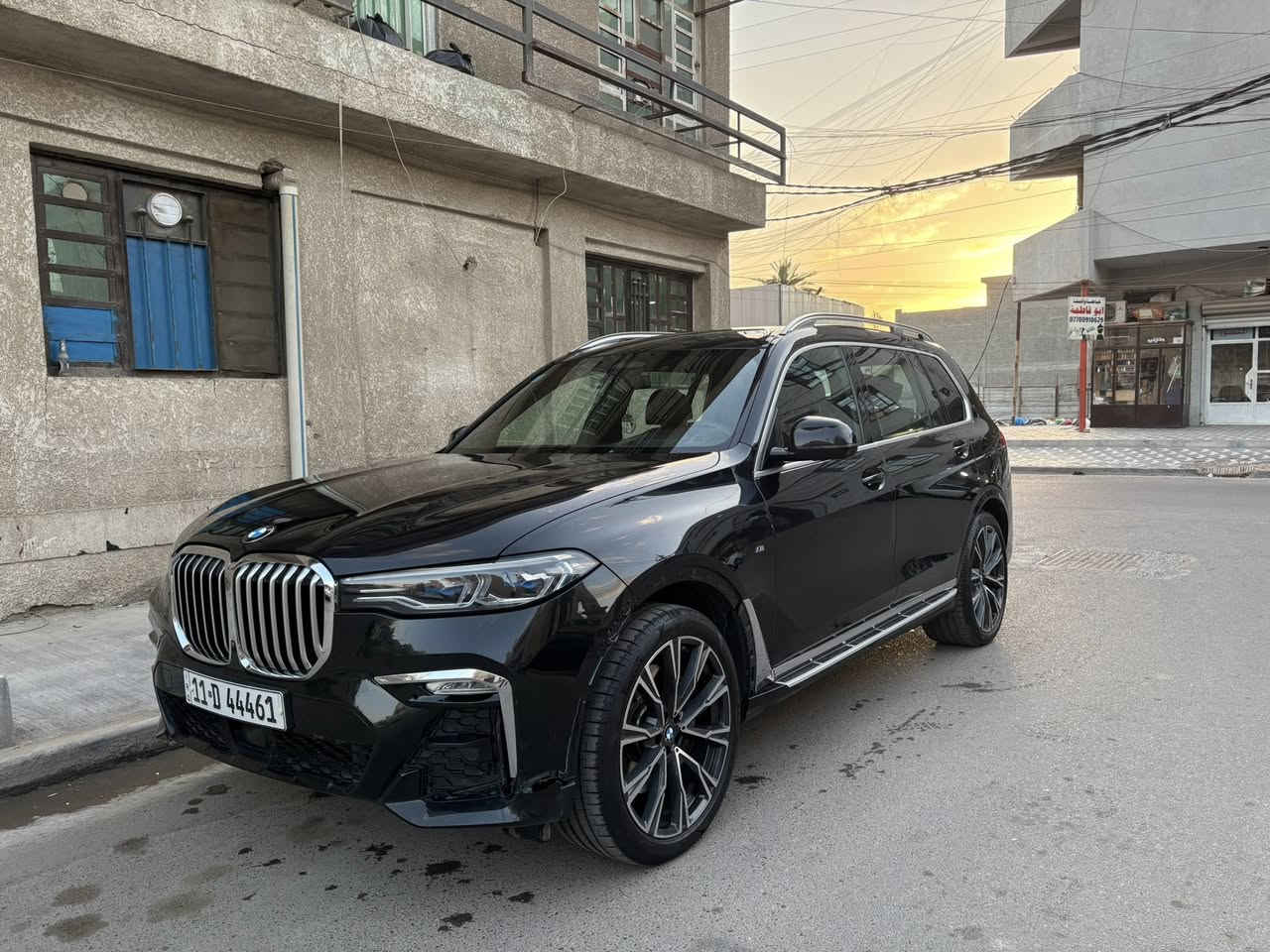 السلام عليكم
bmw x7 ..G07 2020 
خليجية وكالة العروش مكفولة من الصبغ و الحادث بيها بس طخه بسيطه بشباك الدعاميه موضح بالصور ماشيه 95 الف كيلو .. فوول مواصفات السياره اعلى شي بالخليجي
سيرفسها كامل و السياره كلها بلاديه و عالفحص نقص فقط طوافة البانزين عاطله
للاستفسار الاتصال على الرقم 
***********
***********
