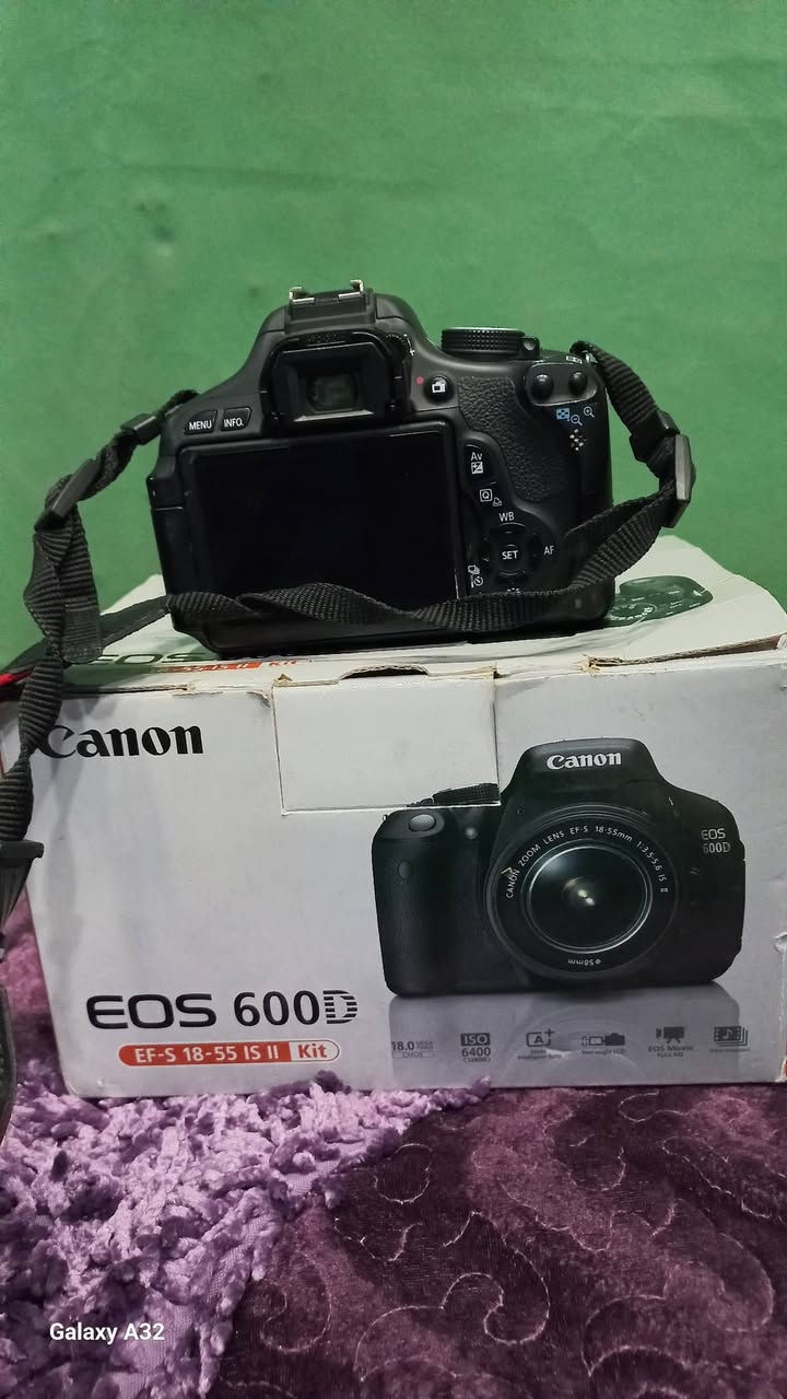 كامرة كانون d600 مع عدسة ٧٠ -٣٠٠ للبيع بسعر ٣٥٠ الف مع عدسة سكما ٧٠-٣٠٠ توصيل موجود لكل محافظات العراق للاتصال ***********
