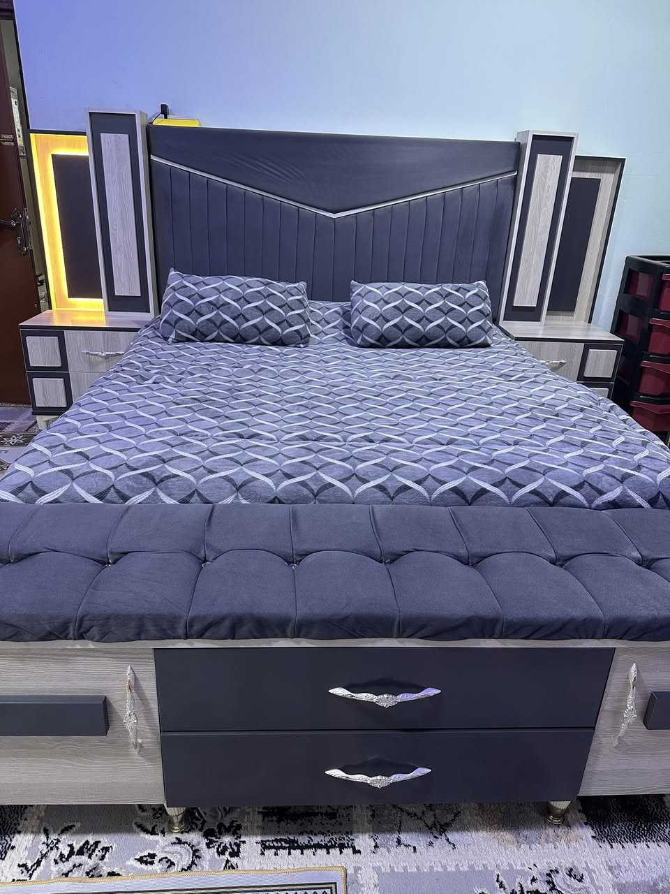 غرفة mdf درجة اولى نضافه 100% شرط سعره مليون و 800 واتساب ***********
