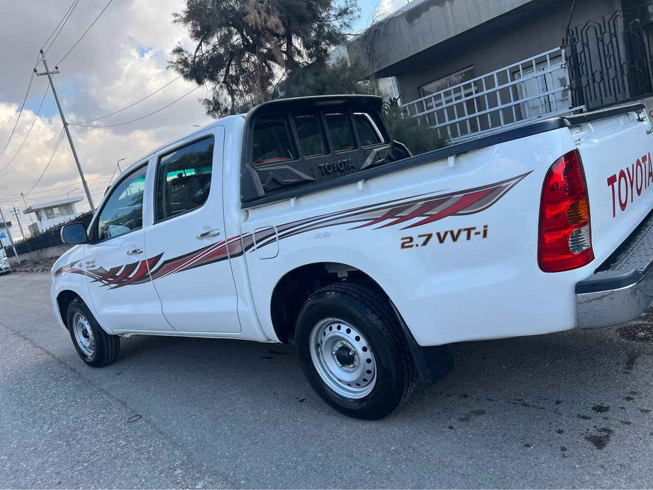 تويوتا هايلوكس موديل 2011
ناو سور و بودي قولاب 
سه نه وي نويه
مه كينه ي نه كرايته وه به شه رت 
سيستمي غازي ايطالي له گه له 
ته نها 2 پارجه ي بوياخه 
باقه ي هه موو ي به شه رت 
رقم هاتف :*********** أربيل, العراق
