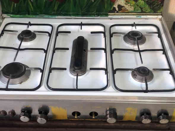 السلام عليكم 
طباخ اخو جديدة للبيع 
وتخم ديوان اخو الجديد سفنج اصلي 
كاونتر نظيف كلش
وسنك دبل جديد
استعمال شي بسيط 
مكاني البلديات 
***********
