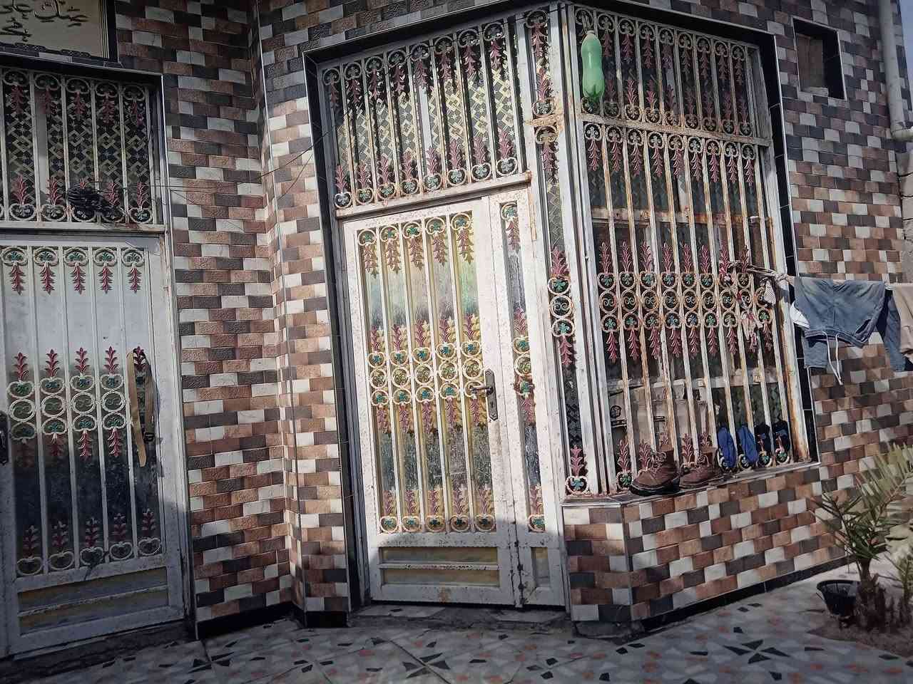 دار لبيع المساحه 135 العنوان حي عبد العباس
يتكون البيت قرفتين٢×صاله ×مطبخ ×حمامات داخليه وخارجيه 
بناء ٢٠٢١ طابوق مسلح 
*********** تصال
