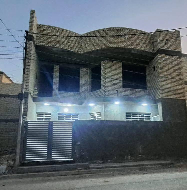 سلام عليكم بيتين واحد مساحه ١٠٠سعره ٧٥  ولثاني مساحه ٢٠٠سعره ١٣٠  مقابل تمثال المهندس خير العبدالله  
***********
