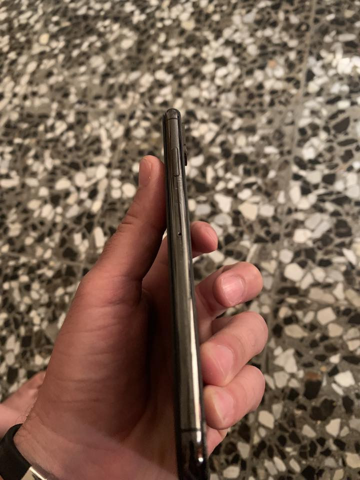السلام عليكم للبيع ايفون xs max وتر بروف بلاد 
الجهاز بلادي ذاكرة 256 بطارية 75 الجهاز بلادي ممفتوح شرط الفحص فقط ضهر مفطور مكاني بغداد الدوره لا يوجد توصيل سعر الجهاز 190  شراي اتصل فقط 
*********** واتساب او اتصل 
ممتواجد فيس

