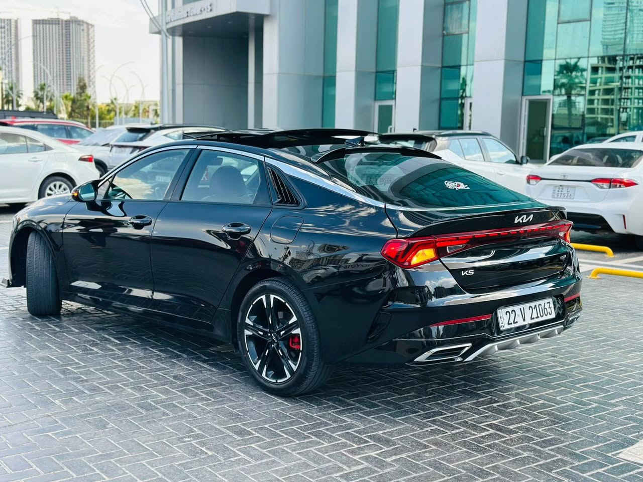 K5 جيتي لاين  
موديل 2024 
مواصفات GT LlNE
لوون مميز اسود  ماشاء الله 🖤
فول مواصفات بنوراما ❤️
1-بصمه
2-شحن هاتف لاسلكي 
3- قياده ذاتيه ؏ الخطوط السريعه
4- هاند بريك بصمه 
5- سقف أسود بانوراما
6- مثبت سرعه 
7-نضام ABS
8- مانع انزلاق
9-حساس أطارات 
10-بك لايت ليد
11-شاشة
12- كامره دواره
13- كشافات امامي
14-شاشه اعطال
15-ويل كورم لونين
16-رادار جانبيه
17-مراقبة النقطة العمياء
18-رادار الخطوط البيضاء 
19-اشاير بالمري 
21-كشنات جلد احمر ❤️
22-‏ مقعد للسائق قابل للتعديل كهربائياً
23-لايتات ‏3 عدسات 
24-نضام قياده أيكو + سبورت +سمارت +نورمال
25-بلوتوث + aux + usb
26-فول تحكم ستيرن
27-كير أوتو + عادي
28- ئوتو بريك 
29- ‏ ‏الخريطة🗺📍
31- ستيرن حرف D  
32-‏Led +  زينون
33-السياره فول رادرات
34-التشغيل عن بعد
‏AUTO HOLD-38
39-تصميم خارجي رياضي
41-نظام الملاحة
42-مصابيح خلفية LED
43-مصابيح ضباب LED
44-لاسلكي Android Auto  
45 - لاسلكي 
ايرباك كلهم سليمة ✅ 
دواخل  سليمة ✅
ضرره صفحة اليمين صبغ - بدون دواخل 
شبر قبغ جنطة تعديل بارد 
السعر 167 مرقم كامل 
رقم تلفون 📞   
معرض اربيل كارس 
— في ‏اربيل شارع 100 معارض السيارات 
☎️***********☎️***********
