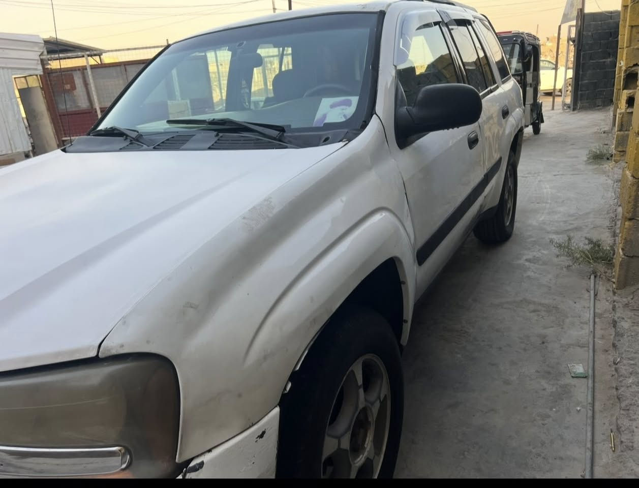 بلايز مزاد ٢٠٠٥ تترقم ديالى المعاملة كاملة باقي بس على دفع الكمرك
كير مكينة قبق اسود بلادي 
جدد قبل اقل الشهرين شادهن
تخم تاير جديد
صدر ٨٠ %١٠٠ نظافة
كهربائيات شغالة إشارة دبل إشارة لايت دشبول كلة شغال
منظومة تبريد جديدة نقص بس غاز فقط 
السعر ٦٥
الرقم ***********
