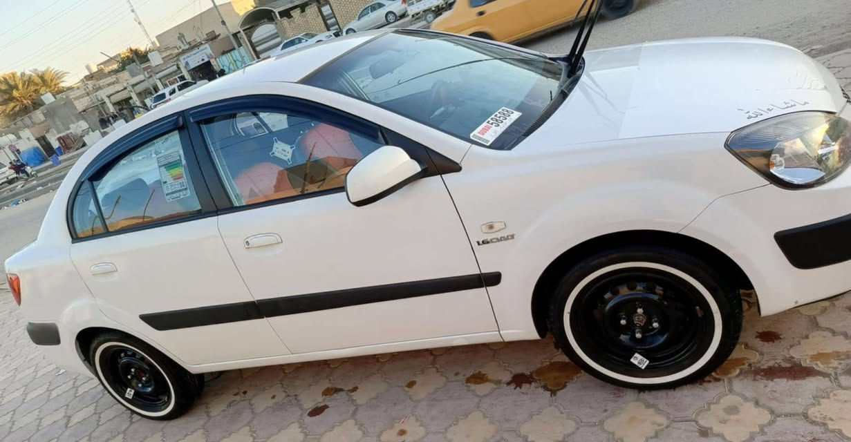 سلام عليكم ادوات ادوات متومه طبق اصل شرط حسبه  اللبيع كيه ريو  موديل 2010وارد خليجي كصت جنطه  والباقي مكفولة كفالة عامه ليبل واحد  شاشه كاميرا حساسات خلفيه كير ومكينه 1600 دوش مكفولات تبريد ثلج حداديه تخم تاير السيارة جديد وجاهزة واي نقص مابيها السعر (42) للستفسار تصال عله *********** مكان سياره ناصريه
