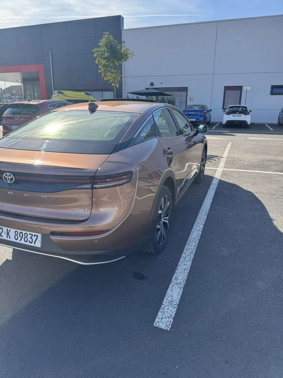 موديل 2023 خليجي
ماشيه 66
كفاله من الصبغ على وضع الشركه 
سعر 34500 بيه مجال بصيط
***********
