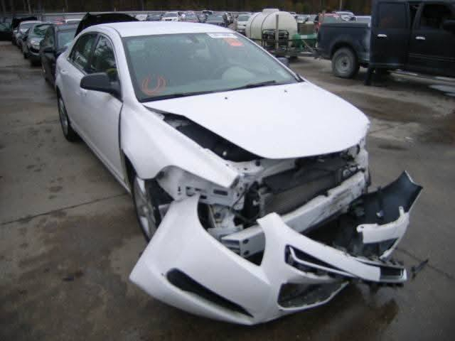 السلام عليكم
ماليبو ٢٠١١ محرك ٢٤٠٠ اقتصادي 
منظومة غاز ٦٠ لتر  كلش اقتصادية
كير كفالة مكينه نفخ بسيط تجي وتفحص بنفسك 
صدر نص عمر 
كهربائيات بلادية مملعوب بيها 
بيها ٣ قطع 
لغود وشواصي مكفولة 
تخم تاير نظيف 
السعر ٥٨ وبيها مجال بسيط 
الاتصال :  ***********
