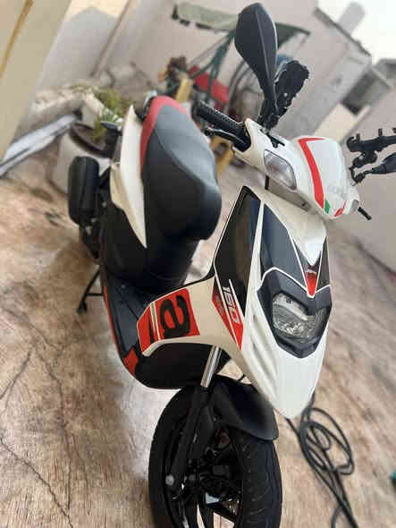 دراجه ابرليا ايطالي 2025 بعده بالضمان قبل شهرين ماخذه رقم اربيل  اخذته 22 ورقه قيمه وبالعافيه عليك مكانه فلوجه 
***********
