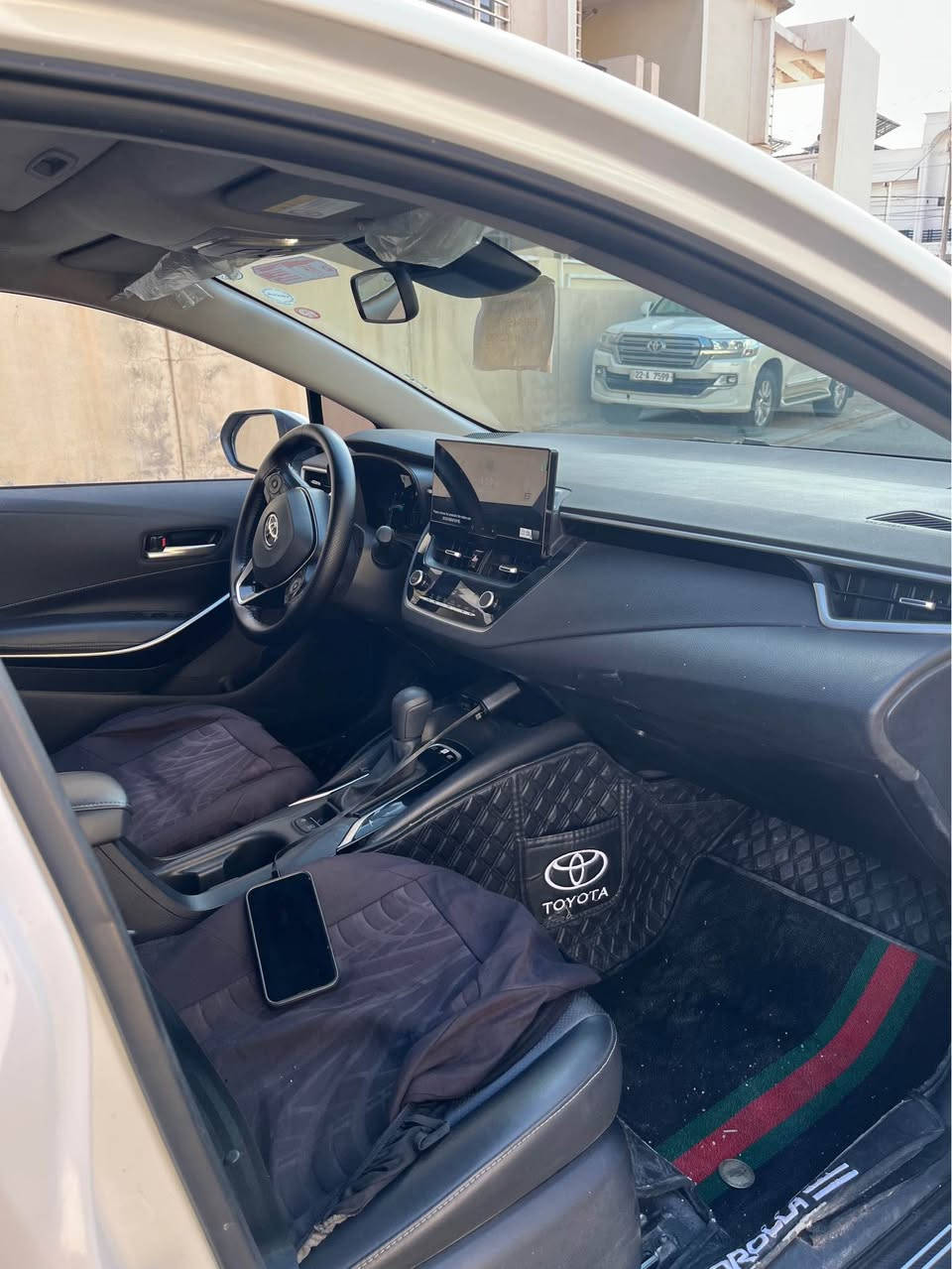 كرولا ٢٠٢٤ كلين 
30هةزار روية 
شوختةكي بچوكي هةية 
سعرى ١٤٨
*********** أربيل, العراق
