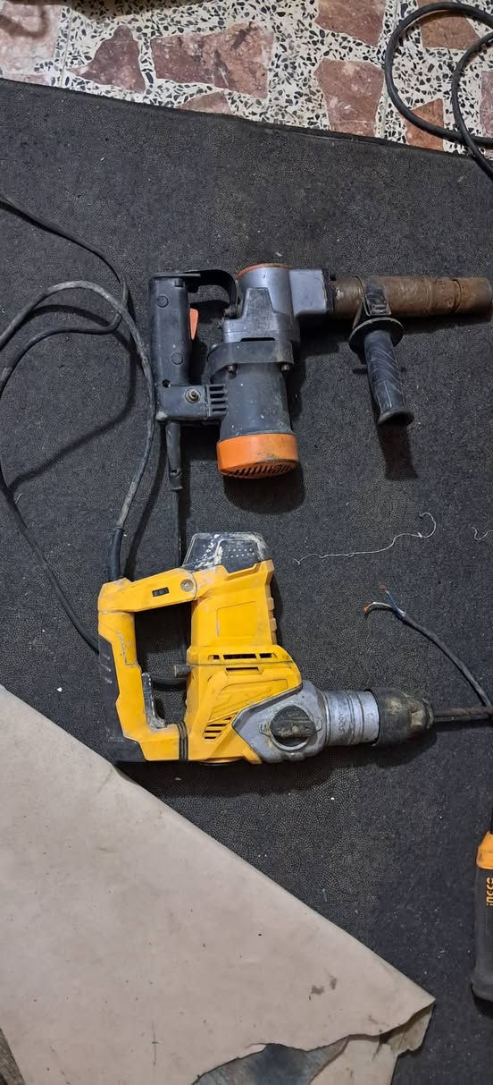 السلام عليكم شغالات على الفحص مكان مدينة الصدر للاستفسار خاص او الاتصال يوجد توصيل ***********
