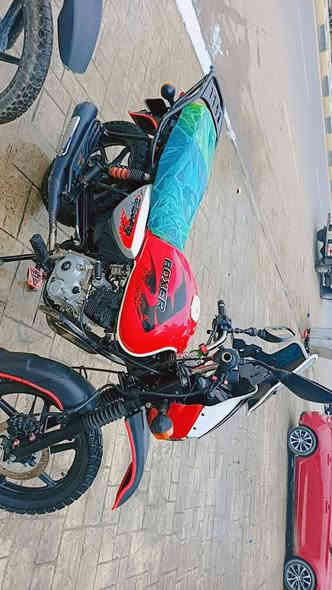 السلام عليكم بوكسر 23 مرقم بغداد الون احمر درجه نضيفه بمعنئ الكلمه السعر مليونين و250 وبيه مجال حك الجيه  العنوان بغداد السيديه الاستفسار *********** هاذه بس واتساب *********** هاذه متواجد رصيد
