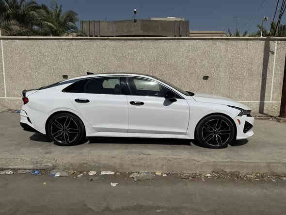 السلام عليكم 
Kia k5 gt 2500 turbo 2024
لون أبيض ماشية 21 الف رقم بغداد بأسمي تحويل ثاني يوم 
مواصفات ال gt معروف 
بصمة بنوراما كشنات جلد كامرة خلفية رادارات محيطية 
ستيرن حرف D رياضي 
ويل حجم ١٩ gt رياضي 
مواصفات هواية كلش حلوة 
حادث ٤ قطع صبغ بدون أيرباك شاصي لغد كفالة 
گير مكينة صدر كهرباء مكفول كلة بشرط الفحص 
صور الحادث موجودة 
للبيع بسعر ١٨٤ ورقة وبيها مجال كلش بسيط 
للأستفسار الأتصال ***********
