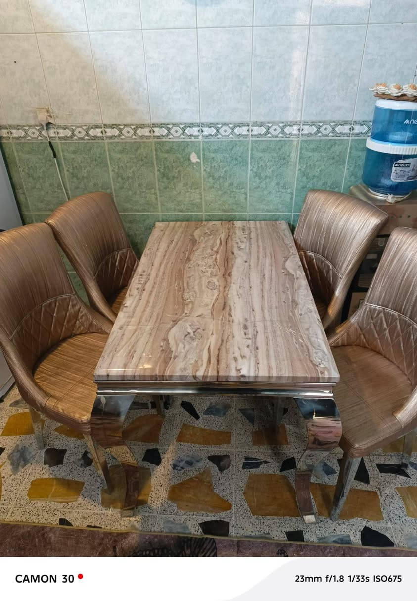 ميز طعام مرمر مع اربع كراسي سل ستيل ثقيل يتحمل اوزان ثقيله جدا نظيف سعر 225


**إذا كنت صاحب هذا الإعلان وتريد حذفه لأي سبب، رجاءا أرسل رسالة إلى الدعم الفني**