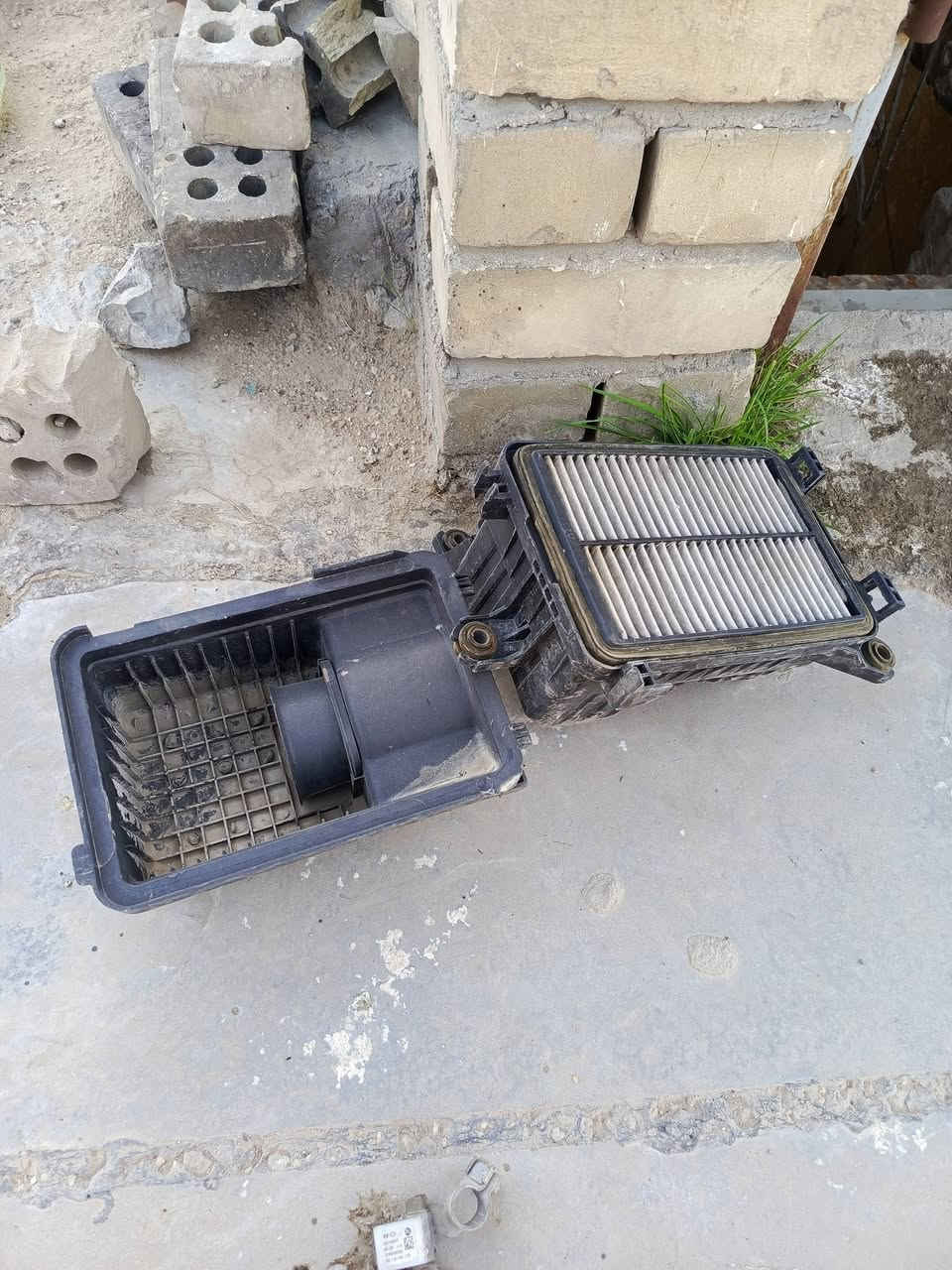 سلام عليكم عطر مال فورتي للبيع مو تجاري اصلي مفتوح من سياره وشوته اصليه هم مال فورتي وحساس اصلي هاذني كلهن اصليات سعر 250الف قفل رجاني لين اسعارهن بل قصر البيض 400 دولار فاشراي يتصل ويدلل *********** وشرط لفحص مكاني بغداد لمشتل
