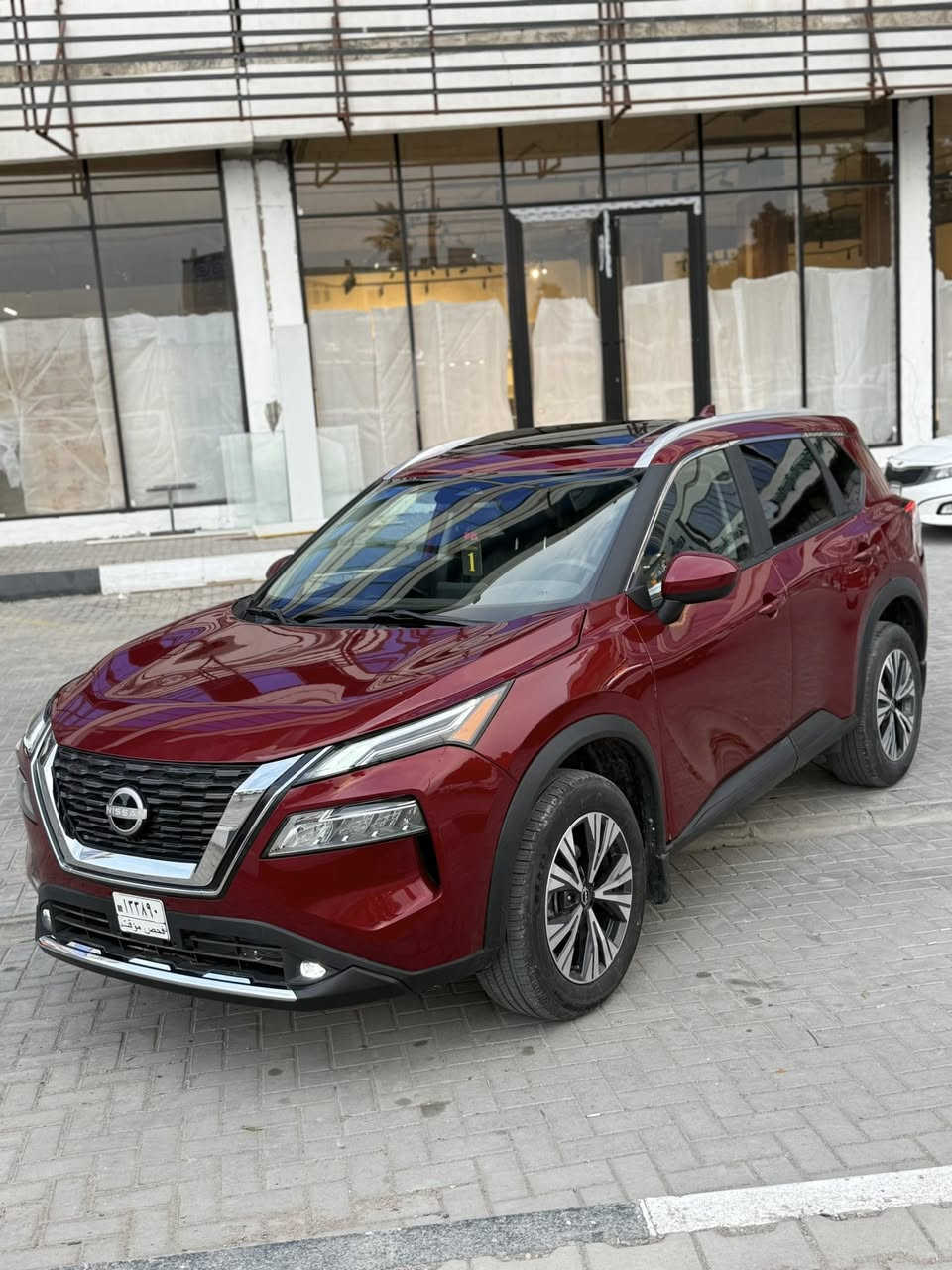 Nissan Rouge 2023 SV         
السلام عليكم للبيع نيسان روج وارد امريكي دخول جديد مواصفات السيارة : 

 بانوراما - فور ويل ( AWD )  - جنطة كهرباء - رادارت 360 (امامي خلفي جانبي) - بردات خلفية بلادية - تشغيل عن بعد - نقاط عمياء - قطعتين تبريد  - تحديد مسار - كشن كهرباء - تدفئة تبريد كشنات مناخ منفصل - اوتو بريك توقف ذاتي امامي خلفي عند الاقتراب من اي جسم ( مانع تصادم ) - بصمة تشغيل وابواب - دخول ذكي  -  اوتو هولد - حساسات  - اوتو ستوب - خمس انظمة قيادة - قيادة ذاتيه   - ماشية 13 الف - السعر 147 السياره بيه صبغ قطعتين الايرباك ستيرن فقط للأستفسار 
***********
***********
