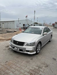 متومه للبيع بيه رقم نكليزي سياره حلوه وجديده تواصل 07781331667