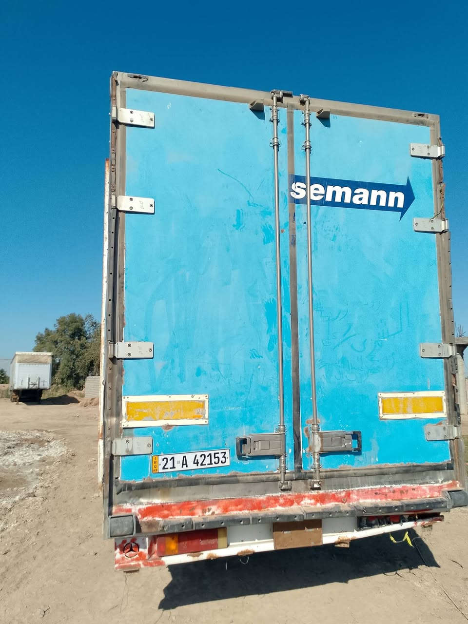 السلام عليكم بوكس للبيع تخم تاير ارتفاع مترين و 75 السعر 45 وبجال بسيط رجاء مو شرا لات ولا يظل يسولف اقرا المنشوره يلا تتصل *********** مكان واسط الدبوني
