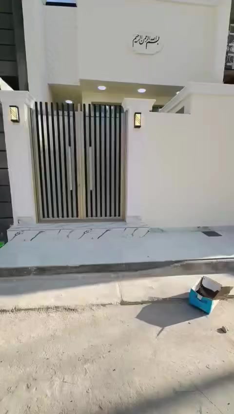 اسلام عليكم بيت 100متر. حديث بناء 2026 حي العسكري  قطاع ال16 قرب  شارع الرايسي بناء طابوك جمهوري.  البيت جاهز لسكن اي استفسار واتساب اتصال ***********
