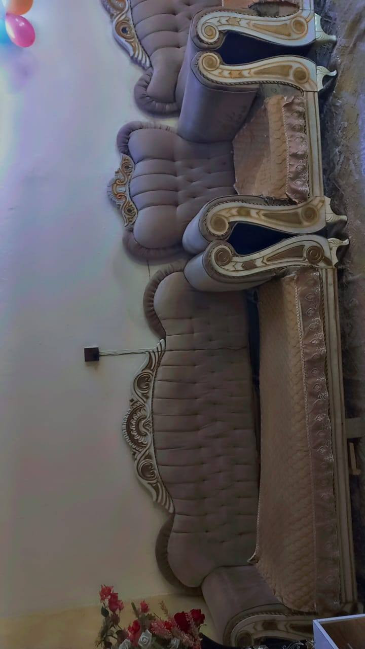 سلام عليكم للبيع تخم رئاسي  عشر مقاعد  قنفه وكرسي يحتاجلهن دوشمه بغداد الوزيريه شراي اتصل ٣٥٠ وبي مجال ‏‪***********‬‏
