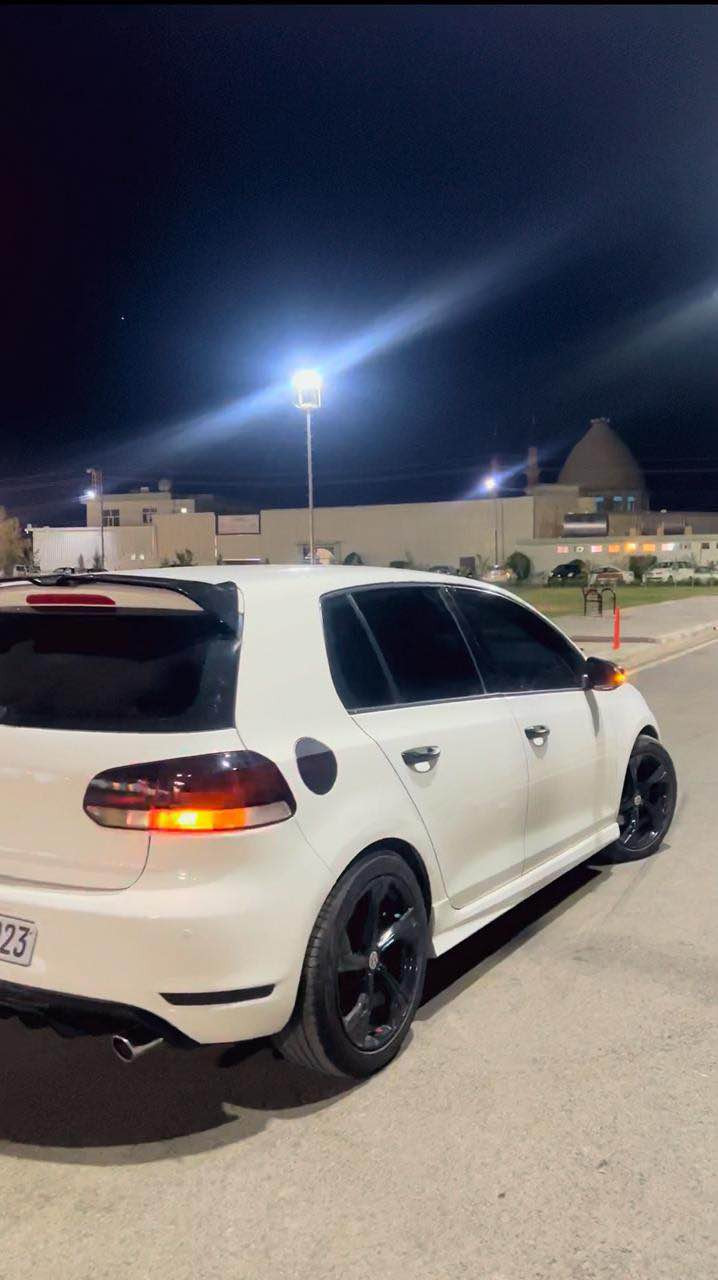 Golf-model 2010
فول مواسةفات 
گيرتؤماتيك
مةكينة ٢٠ بئ تؤربؤ 
خةليجي
ئاوينة هيتةر
تةبريد مةركةزي
سلايت
سةيارةكةزؤرخاوينة 
گيرو مةكينة بة شةرت 
كارةبايي بةشةرت
سةيارة بةناويي خؤمة هةموو شتيي نوية
سةنةوي هةتا ٢٠٣٠ 
يةك پارچة سبوخ
دوو شويني بچوك دةعديل 
بئ ژؤريي بي ليدران
شوين هةولير
داوي ٨٩ وه رقه ى لي ده كه م كه ميك مجال
*********** أربيل, العراق
