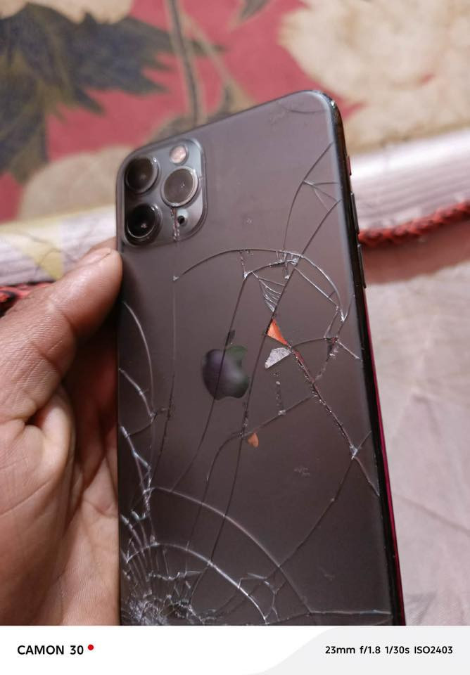 سلام عليكم  آيفون 11برو برو برو رجااا سمع يلا ترسل أيفون ١١برو بطاريه مبدله الله وكيلك لصليه مأخذه ٧٥ شاشه اصليه مالته كلشي ما مبدل بس بطاريه ضهر مالته مفطر. مبايل تصال شغال شريحه وحده مبايل نضيف اخو جديد الله وكيلك انضف من صوره سعر ٢٣٠مكاني نجف حي مكرمه تصل ودلل ***********
