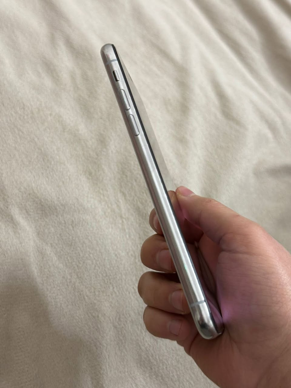 سلام عليكم جهاز البيع 
أيفون اكس ماكس عادي 
نضيف مبدل شاشه وبطاريه 
جهاز نضيف مال بيت 
الذاكره 64 
البطاريه100🔋
رقم الهاتف ***********
