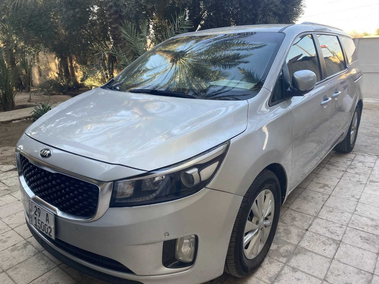 تحية طيبة ❤️ للبيع فقط بدوون مرارس
كيا سيدونا 2018 جاهزة تخم تاير حدادية رقم واسط تحويل مباشر السعر ب 173$ وبيها مجال مكانها الكوت 
***********
