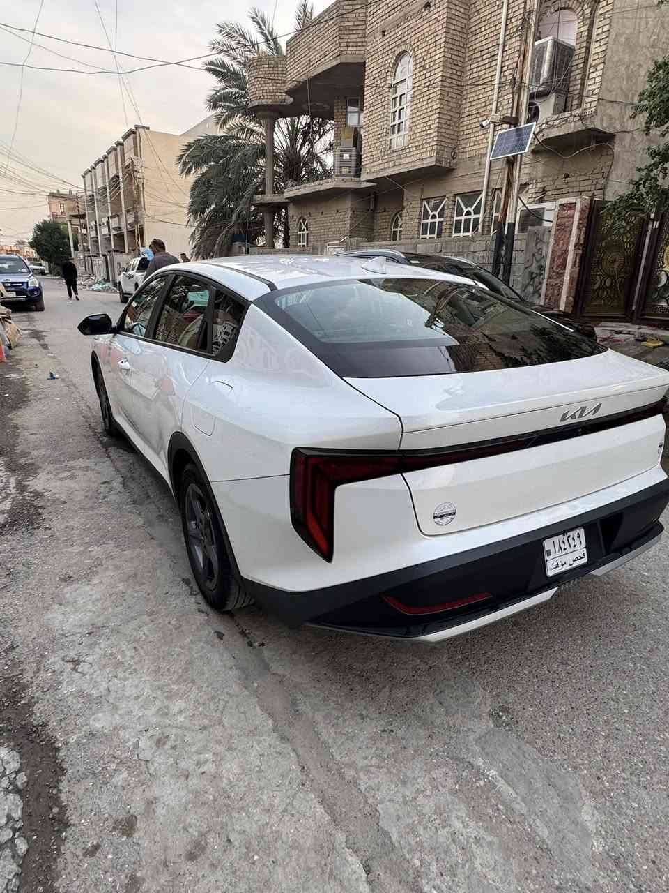 سلام عليكم لبيع كي فور وارد امريكي 
بدون رقم  سعر ١٧٣  
077383 25450
موديل ٢٠٢٥
