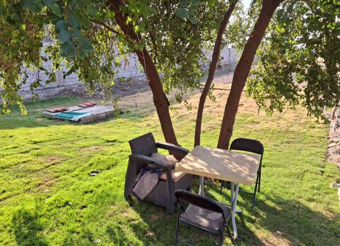 للبيع مزرعه مع بيت كامل  نص دونم  مع اثاثها درجه اولا  جاهزه للسكن بناء درجه اولا جنس الارض طابو زراعي للستفسار ***********
