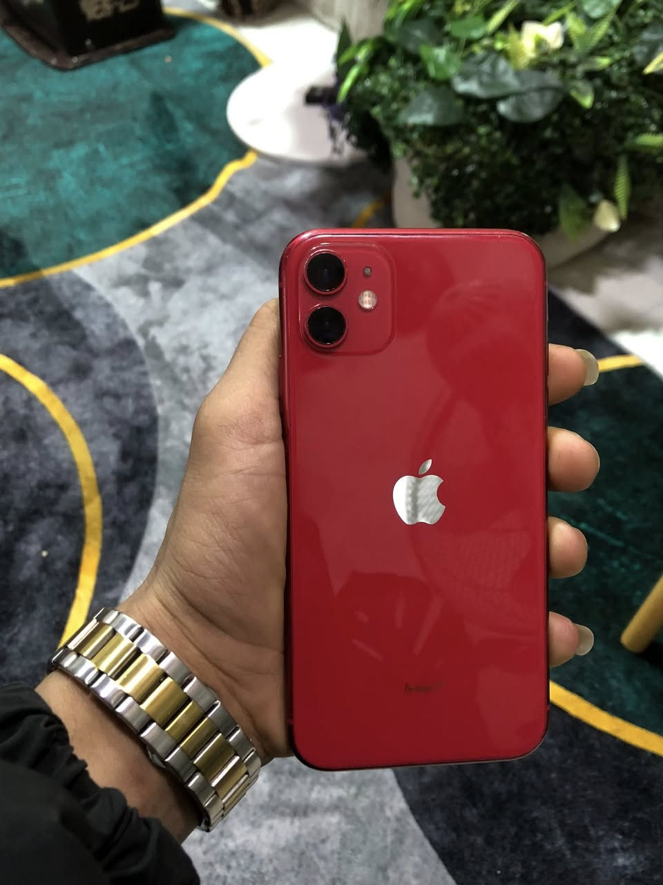 ايفون 11 كامرتين لون الاحمر المميز كلش حلو ومرتب 128 كيكه بطارية البلاديه 83 فقط مرفوع بطارية الى 99 ولباقي كله بلادي شاشه بلادي وفيس ايدي شغال وشرط للبيع سعر 225 الف شراي هاذه رقمي *********** والخاص مفتوح ♥️
