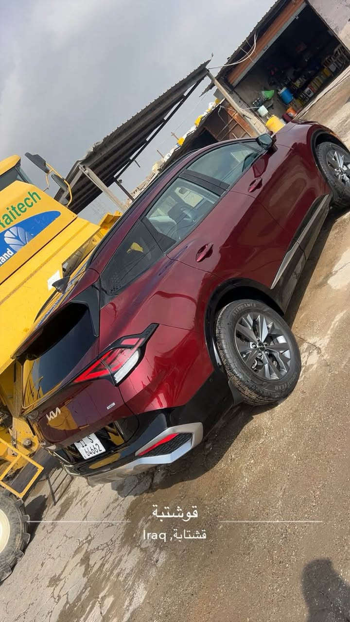 السلام عليكم 🙋 
كيا سبورتج موديل 2025 هايبرد
سعره 185 ورقة 

فول برستيج اعلى فئة sx.prestige 
سيارة جديدة جدا ماشية 20 ألف 
تتقدم وترجع بالكونترول 
الشاصي الطويل المرغوبة
وارد امريكي حادث مثل ما موضح بصوره 5 قطع صبغ بابين وجاملغ صفحه السايق مبدلات وبنيد بيه صبغ وقبق الجنطه بيه صبغ 5 قطع صبغ شاصي ولغد مكفولات سياره اني مستورده وتصليح درجه اولا 
 
 
مواصفاتها :-

1. بانوراما
2. بصمة : تشغيل - ابواب - صندوك
3.  صندوك كهرباء
4. شاشة كبيرة على طول الدشبول دجتل كامل 
5 كيجات الكترونية متغيرة حسب الوضعيات
6. انظمة القيادة : سبورت - سمارت - نورمال
7. كشنات جلد لون اسود 
8. كراسي كهرباء فول تحكم مع كشن ميموري 
9. اضواء ترحيب عند الاقتراب مع ترحيب داخلي عند الصعود او المغادرة
10. شحن وايرليس
11. منافذ تايب سي عدد 3 مع 2 في الكشنات ومنفذ يو اس بي ومنفذ جداحة
12. هاند بريك بصمة
13. اوتو هولد
14. كاميرات 360 مع كاميرات بالاشارات الجانبية مع وضعيات مختلفة للكاميرات
15. فول رادارات امامية وخلفية وجانبية
16. تحديد مسار ذكي
17. قيادة أليه ذكية
18. نقطة عمياء
19. كروز سرعة
20. تبريد وتدفئة كشنات مع تدفئة ستيرن
21. سستم صوت هارمن harman / kardon 
22. خزن كشن سائق ميموري وضعيتان‎
23. وضعيه تغير صوت المحرك
24. اشاير بالمري
25. تشغيل عن بعد
26. شاشة لمس متغيرة لتحكم الميديا او لتبريد
27. ستيرن فول تحكمات
28. ليدات ارضيه متغيره 

السياره فول 1/1 

مكان سيارة بغداد 
رقم بغداد مرقمة كاملة  تسجل باسم المشتري 

***********
