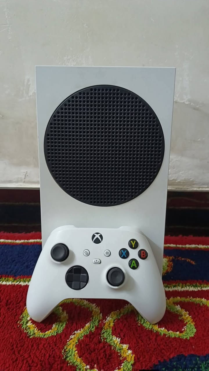 جهاز نظيف و مكفول من كل شيء ، كامل ملحقات ( عدا كيبل الـhdmi اني مشتري واحد مرتب ) ..
+ وياه حساب بي العاب 

- Grand Theft Auto V (Xbox Series X|S)
( اونلاين + اوفلاين )
- Red Dead Redemption 2

- Cyberpunk 2077

- The Witcher 3: Wild Hunt – Complete Edition

و غيرهن تقريب ال24 لعبة 
سعره 380
مكاني بغداد ، مدينة الصدر ( رجاءًا بس الشراي يدخل خاص + أهل الـ 350 و جوه لا تدخل رجاء أخوي ) و شكرًا ❤️


**إذا كنت صاحب هذا الإعلان وتريد حذفه لأي سبب، رجاءا أرسل رسالة إلى الدعم الفني**