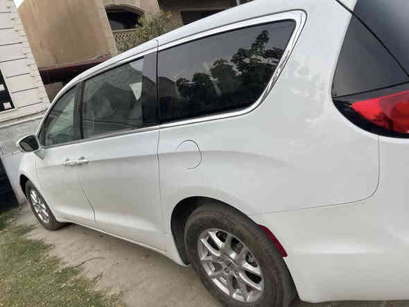 سلام عليكم للبيع باسفيكا تورنك L  موديل 2023 جنطه كهرباء بوب كهرباءسياره كلش حلوه ونشار كلشي بل صور حادثه شاملغ الخلفي صبغ وجاملاغات اماميه صبغ وشويه بل قماره ع كده بدون شواصي سياره مكينه جديده ماشيه 45 مايل بدون رقم للاستفسار *********** مكان سياره بغداد زيونه
