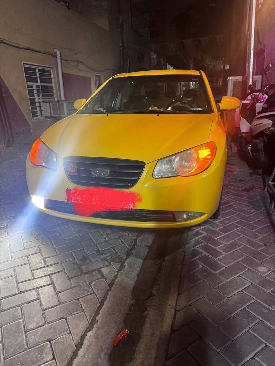 السلام عليكم
النترا هونداي موديل ٢٠١٠

سيارة ايبل واحد عدا البنيد 

هزه جديدة رقم جديد ورقم انكليزي وتتحول ثاني يوم باسمك 

سعر 90 ورقة وبيها مجال

العنوان بغداد مدينة الصدر وللاستفسار اكثر هذا رقمنا ***********
