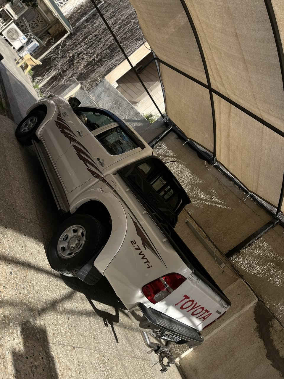 سلام عليكم للبيع تيوتا هايلوكس 2014 كويتي 4 سلندر 2700 بدون صبغ بيه فتح بنيد و جاملغ سياره جديده رقم بغداد الجديد سياره جاهزه بدون نقص مكينه كير صدر تبريد تخم تاير جديد 
السعر 230 وبيه مجال بسيط 
مكاني بغداد السيدية 
***********
