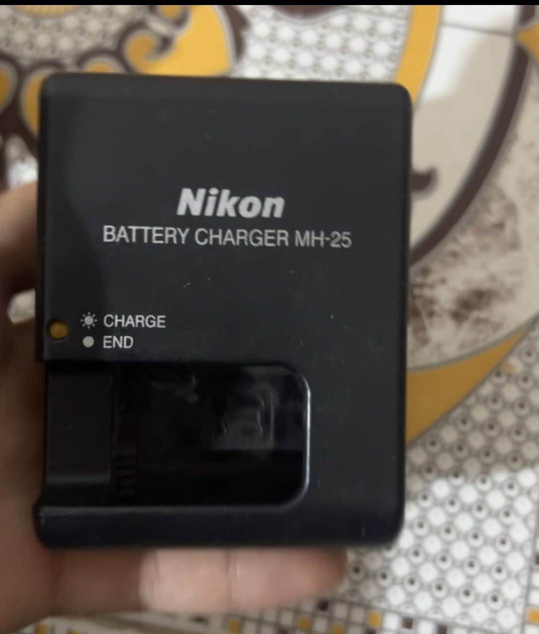 زوم رياضي سكما 70/300 سعره 100 الف.
عدسه نيكون 18/55 سعره 75.           
هود سعره 20
فلاش نيكون سعره 40 
شاحنه نيكون فئه 7000 سعره 25
مكاني ناصريه يوجد توصيل


**إذا كنت صاحب هذا الإعلان وتريد حذفه لأي سبب، رجاءا أرسل رسالة إلى الدعم الفني**