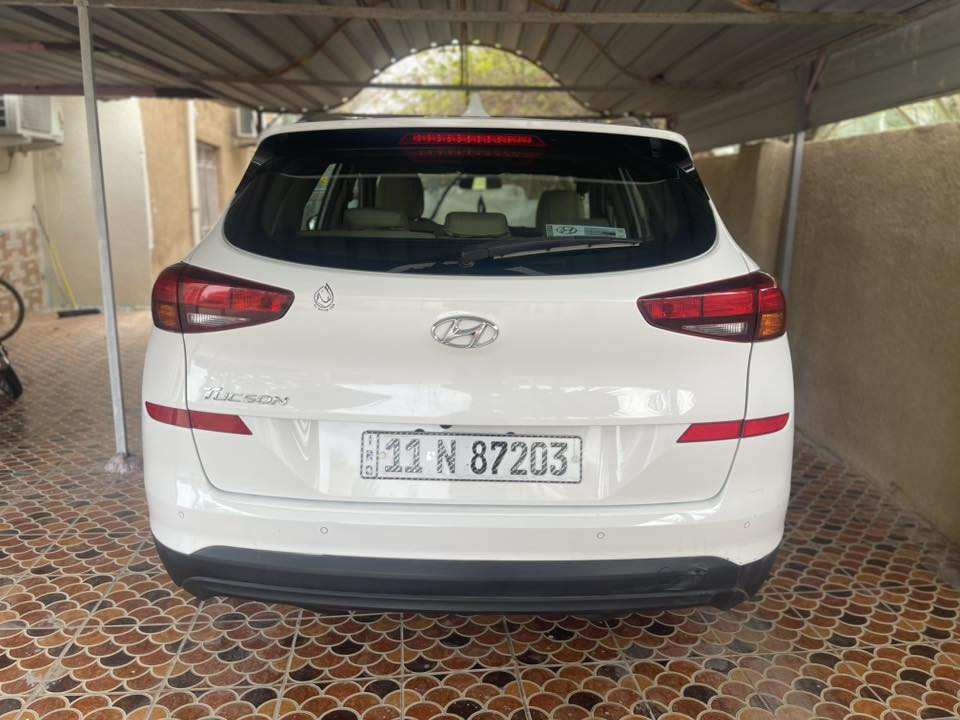 السلام عليكم من رخصة الادمن توسان 2021  رقم بغداد فول مواصفات واحد على واحد عدا البنوراما كفاله عامه ماشيه 63000 وقابل للزياده السعر215 ورقه للاستفسار الاتصال بالرقم *********** مكان السياره بابل
