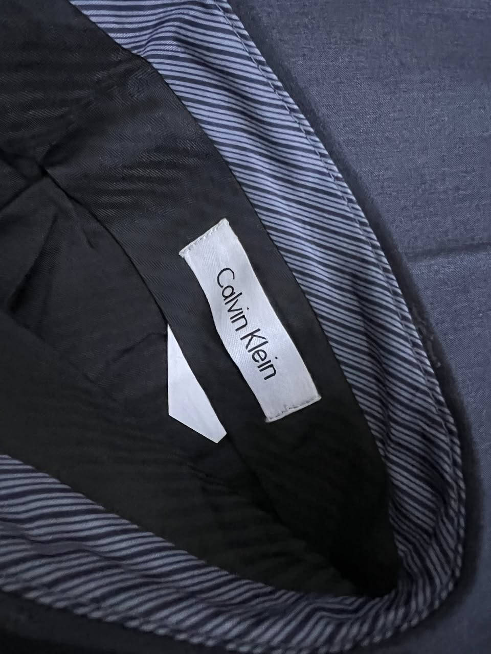 كلفن كلاين 
غير مستخدم
قماش 
الكمر ٤٠


**إذا كنت صاحب هذا الإعلان وتريد حذفه لأي سبب، رجاءا أرسل رسالة إلى الدعم الفني**