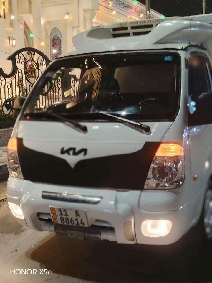 السلام عليكم
كيا براد 2011 
مسكر 3000 قبق. اسود 
برادها تجميد ينزل سالب 15 
سياره جديده منضومة تبريد جديده  بلكامل 
مكينه وبم ونوزل شادهن قبل شهرين حاويه 
بم ونوزل محور كرنفال ولبلادي الكهربائي هم موجود اطيكيهن ويه سياره 
شاشه كامره 
تخم تاير جديد 
تانكي مبدله جديد 
راديتر جديد 
صدر خلفي جديد 
3 سويجات بيها للبراد وللقماره  
سيارة مكفوله من ضربه 
ارقام انكليزي بغداد
رقم شاصي  واضح 
سنويه بسمي 
السعر 123 وبيها مجال بسيط 
***********
