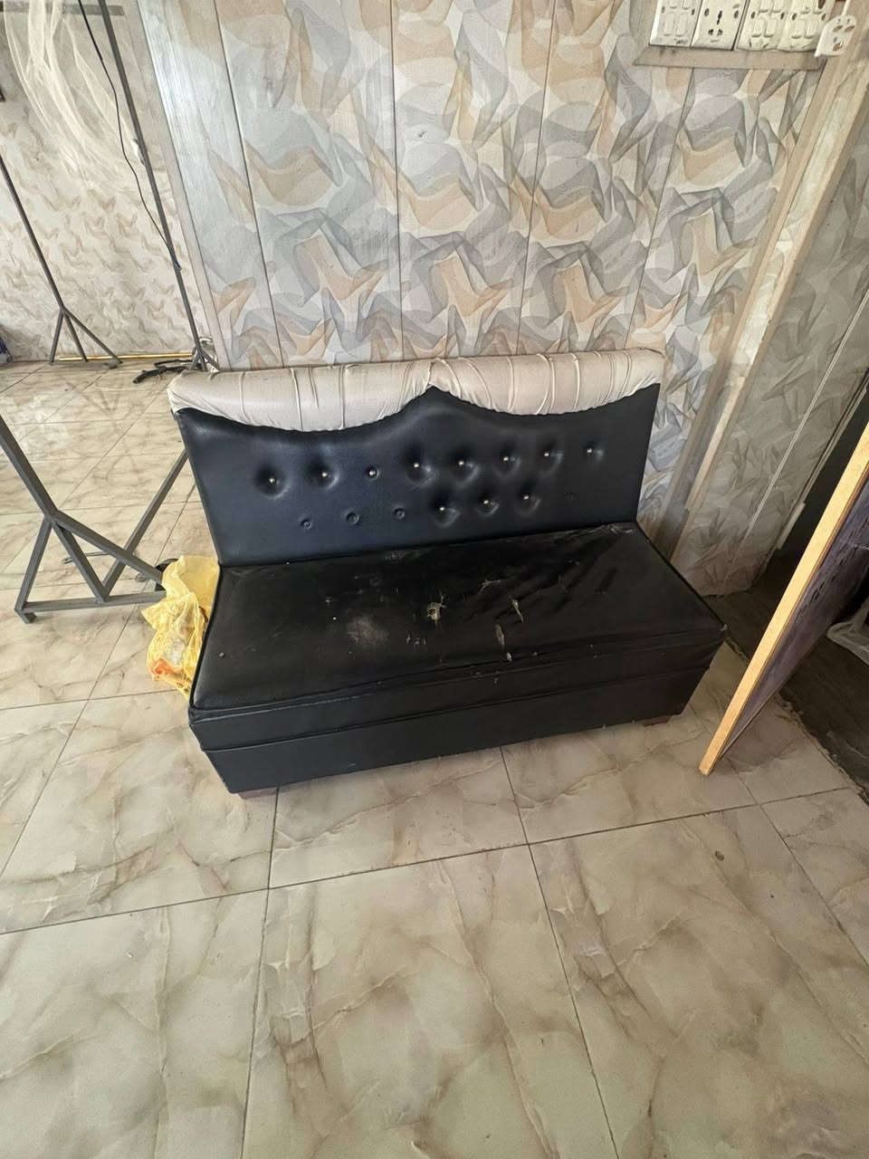 غراض محل للبيع مكان حريه ثانيه قرب سوك ثانيه محل بدلات سهرة العمر


**إذا كنت صاحب هذا الإعلان وتريد حذفه لأي سبب، رجاءا أرسل رسالة إلى الدعم الفني**